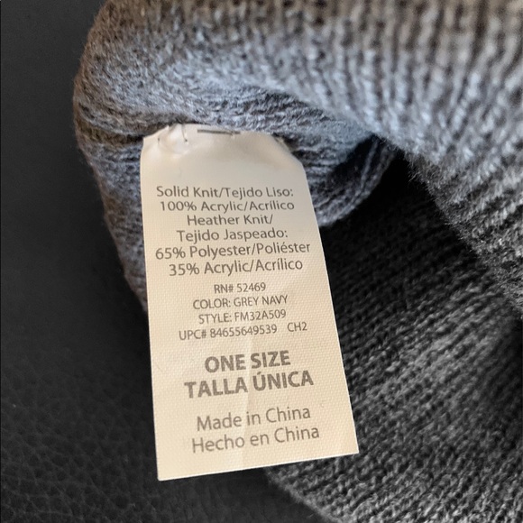 2- New Winter Beanie Hats fits 1 Sz Gray Blue - Picture 4 of 4